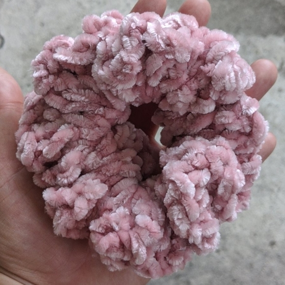 Pick scrunchie - Picture 2 of 3